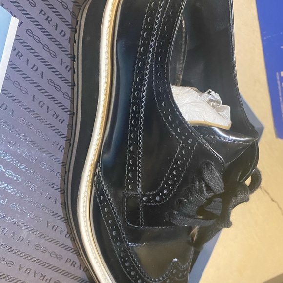 Prada Patent Leather shoes - Picture 1 of 7